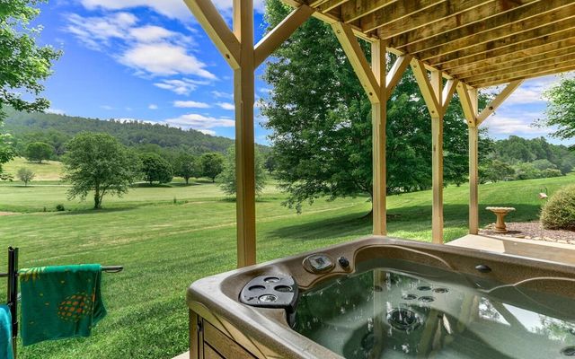 115 Country Club View, Hayesville, NC 28904