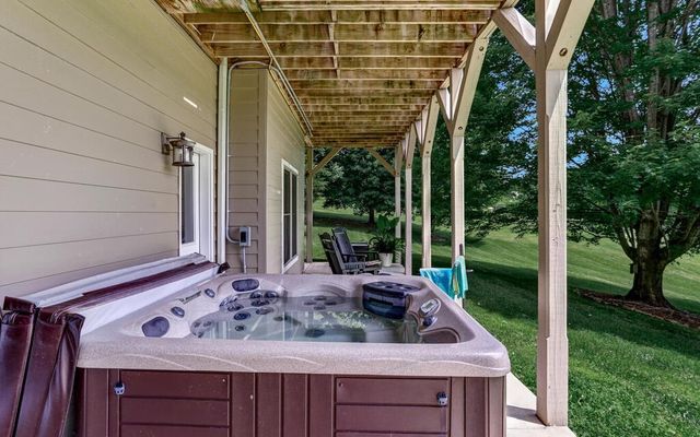 115 Country Club View, Hayesville, NC 28904