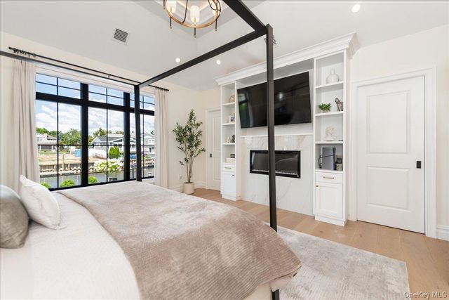 10 SKYLARK Road, Massapequa Park, NY 11762