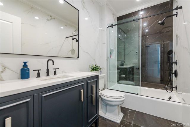 10 SKYLARK Road, Massapequa Park, NY 11762