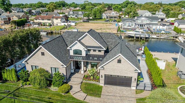 10 SKYLARK Road, Massapequa Park, NY 11762