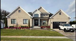 10 SKYLARK Road, Massapequa Park, NY 11762