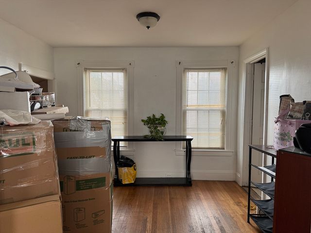 35 Farmland Rd, Lowell, MA 01850