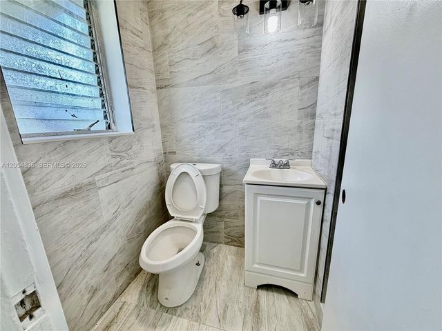 2041 S jackson st 4, Hollywood, FL 33020