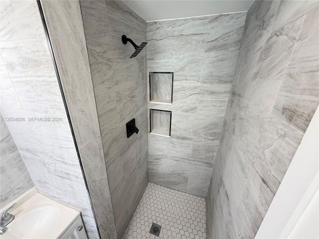 2041 S jackson st 4, Hollywood, FL 33020