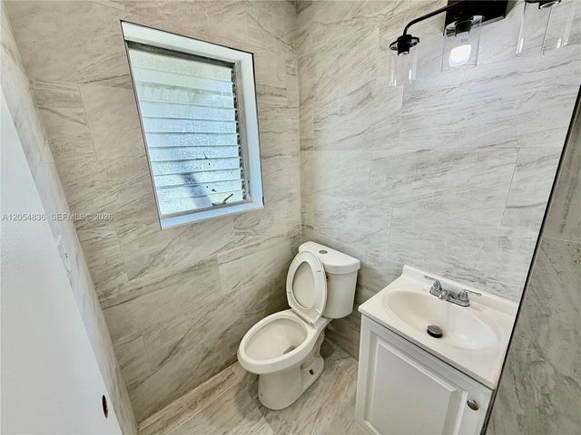 2041 S jackson st 4, Hollywood, FL 33020