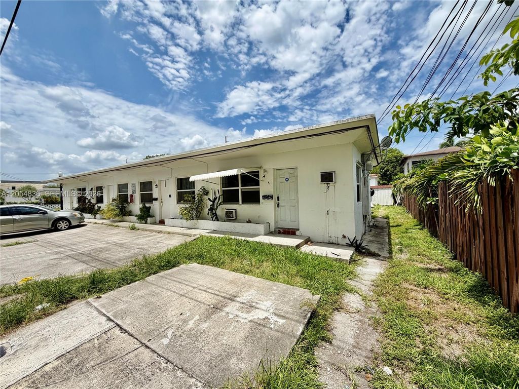 2041 S jackson st 4, Hollywood, FL 33020