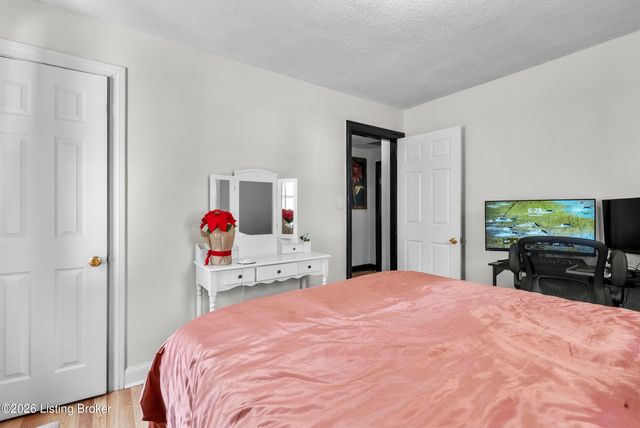 4404 Malcolm Rd, Louisville, KY 40216