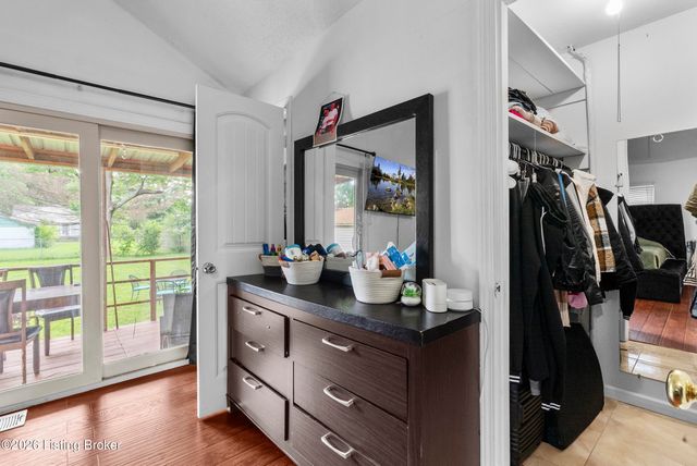 4404 Malcolm Rd, Louisville, KY 40216