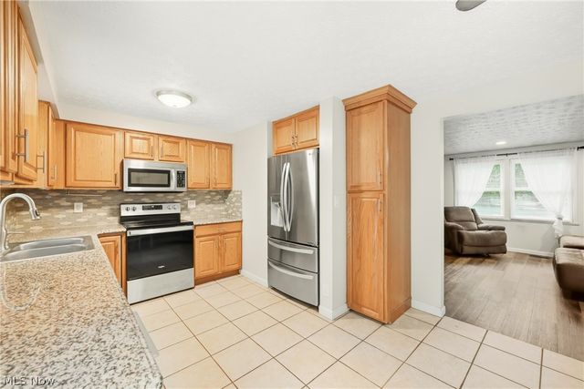 7794 Castle Rock, Warren, OH 44484