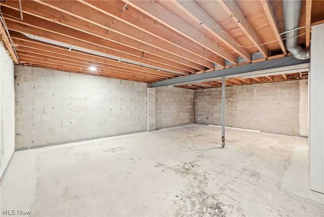 7794 Castle Rock, Warren, OH 44484
