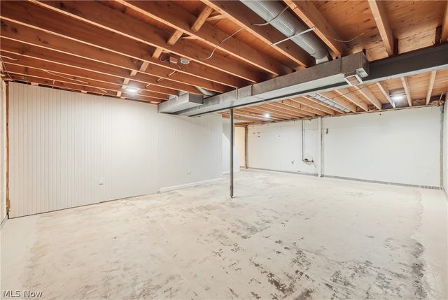 7794 Castle Rock, Warren, OH 44484