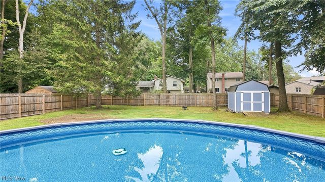 7794 Castle Rock, Warren, OH 44484