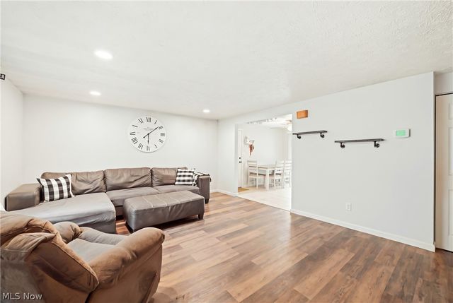 7794 Castle Rock, Warren, OH 44484