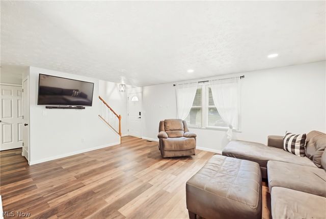 7794 Castle Rock, Warren, OH 44484