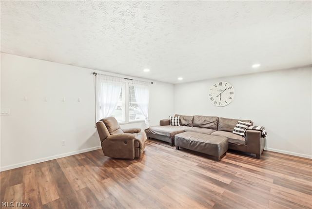 7794 Castle Rock, Warren, OH 44484