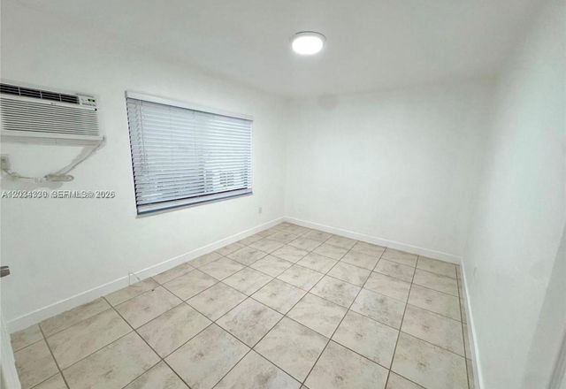 550 SW 10th St 6, Miami, FL 33130