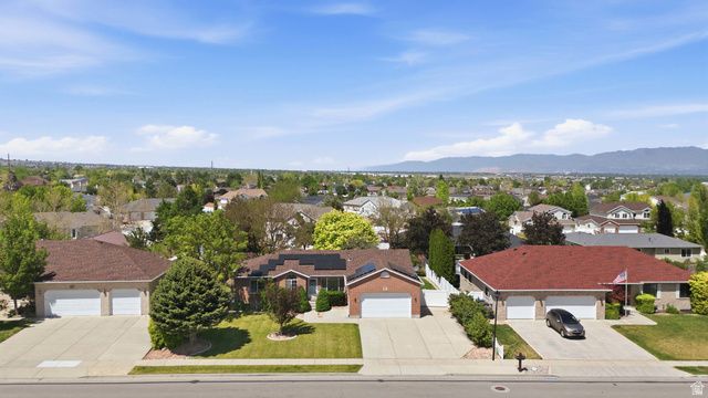 4684 W SUNNY MEADOW DR, South Jordan, UT 84095