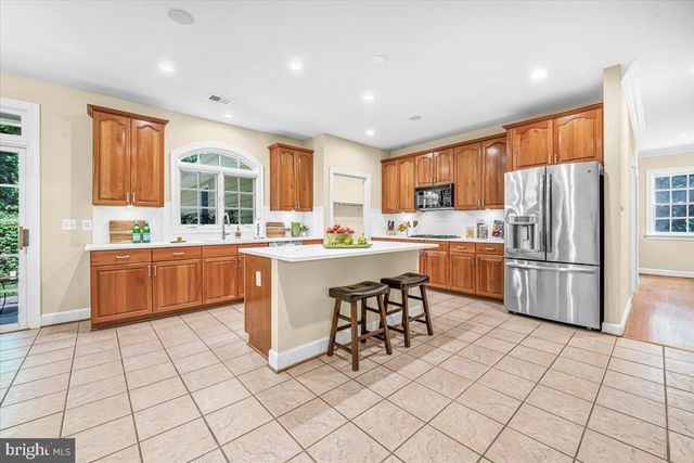 6807 MEADOW LN, Chevy Chase, MD 20815