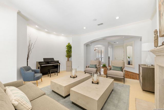 6 Chelsea Way, San Antonio, TX 78209