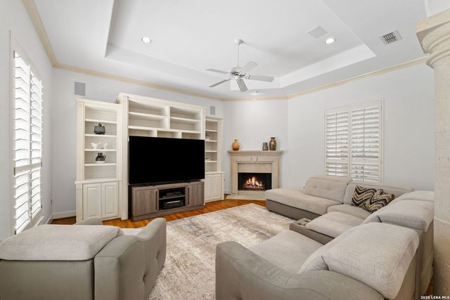 6 Chelsea Way, San Antonio, TX 78209