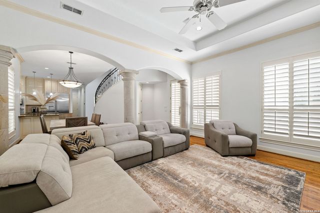 6 Chelsea Way, San Antonio, TX 78209