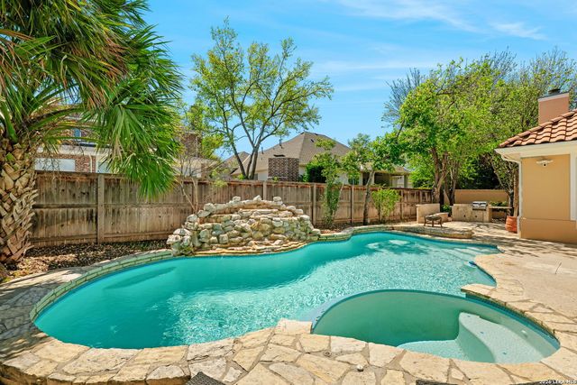 6 Chelsea Way, San Antonio, TX 78209