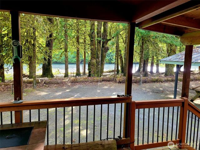 340 Appaloosa Drive, Brinnon, WA 98320