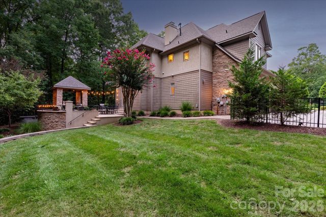 1122 Dobson Drive, Waxhaw, NC 28173