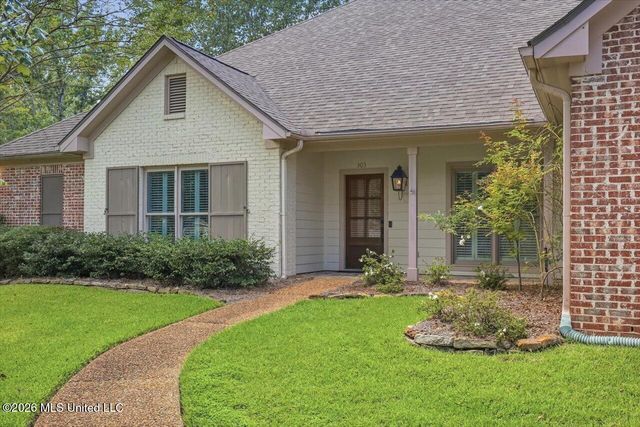 303 Hunters Crest, Ridgeland, MS 39157