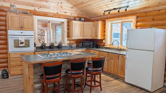 8832 River Road, Angora, MN 55703