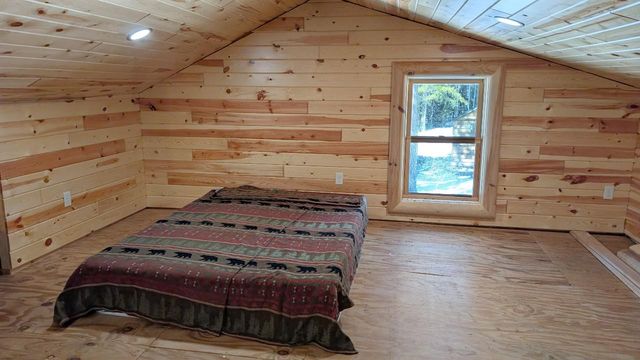 8832 River Road, Angora, MN 55703