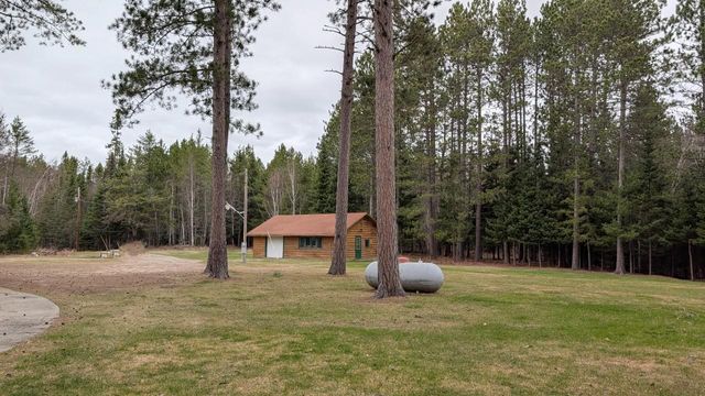 8832 River Road, Angora, MN 55703