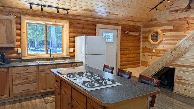 8832 River Road, Angora, MN 55703