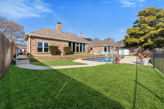 5211 Vicksburg Drive, Arlington, TX 76017