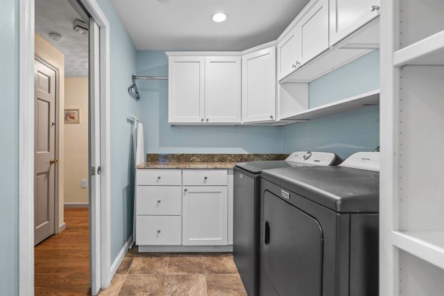 6 Bona Vista Drive, Bow, NH 03304