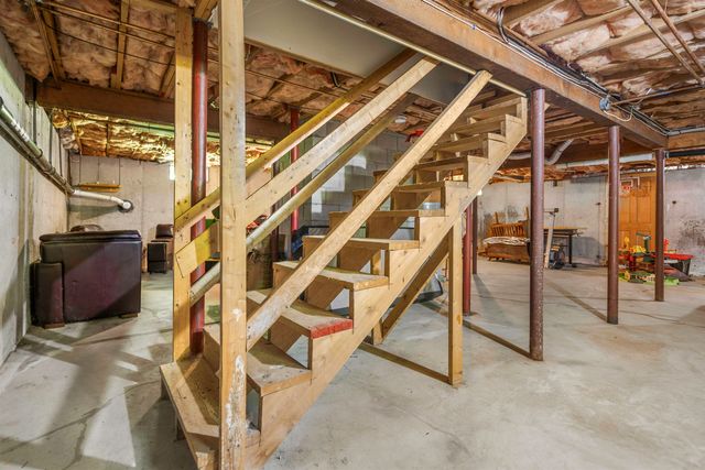 6 Bona Vista Drive, Bow, NH 03304