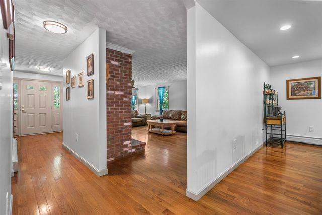 6 Bona Vista Drive, Bow, NH 03304