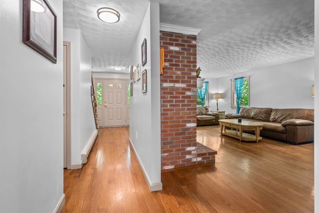 6 Bona Vista Drive, Bow, NH 03304