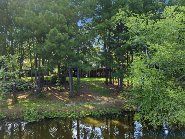 8809 Merseyside Ln, Chesterfield, VA 23832