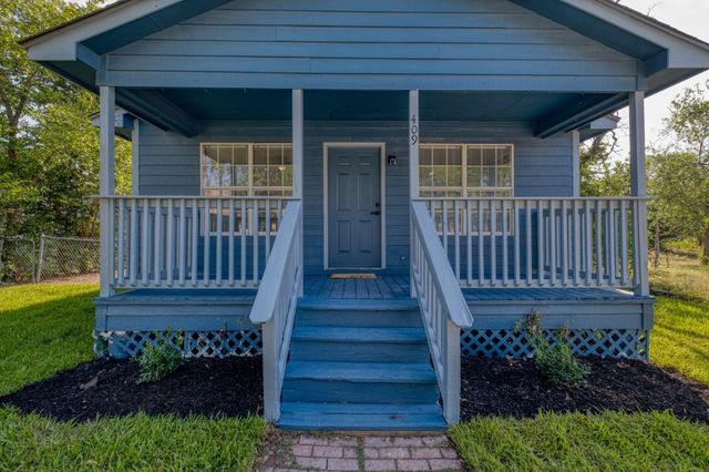 409 Talley ST, Taylor, TX 76574