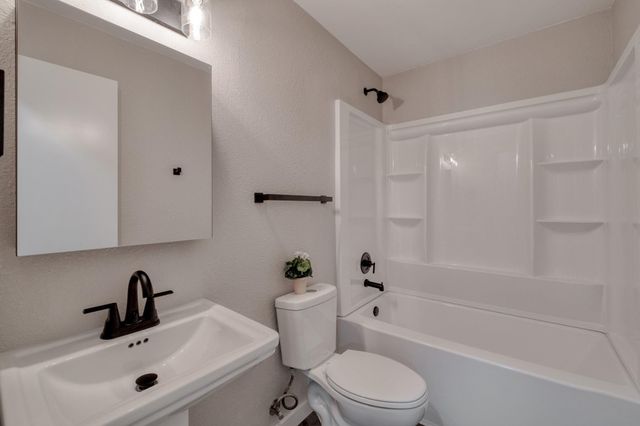 409 Talley ST, Taylor, TX 76574