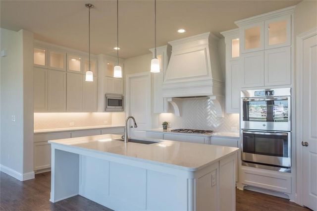 560 Thoroughbred Avenue, Frisco, TX 75036