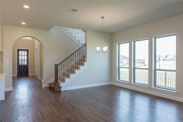 560 Thoroughbred Avenue, Frisco, TX 75036