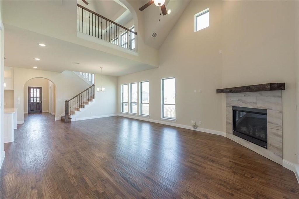 560 Thoroughbred Avenue, Frisco, TX 75036
