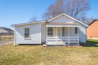 2176 Lauderdale Street, Flint Charter Township, MI 48532