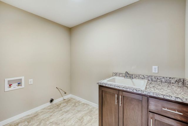 6110 Lakeland Avenue N, Crystal, MN 55428