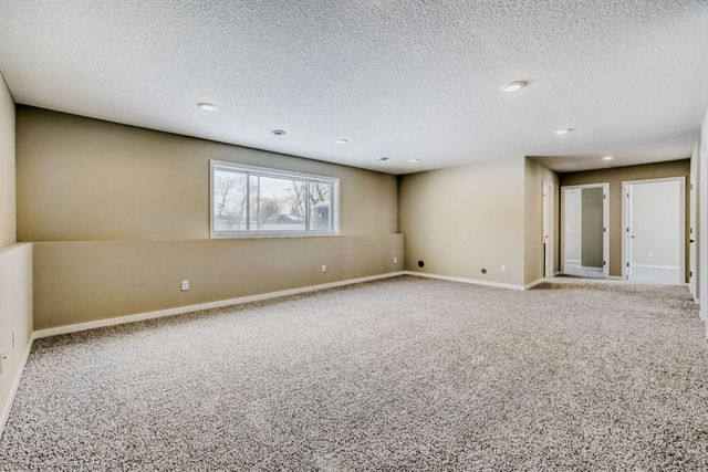 6110 Lakeland Avenue N, Crystal, MN 55428