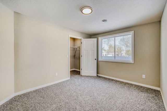 6110 Lakeland Avenue N, Crystal, MN 55428