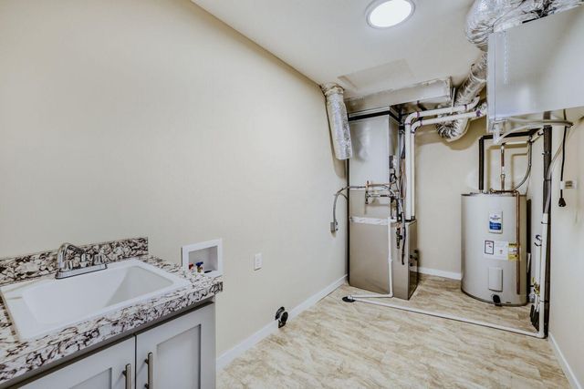 6110 Lakeland Avenue N, Crystal, MN 55428